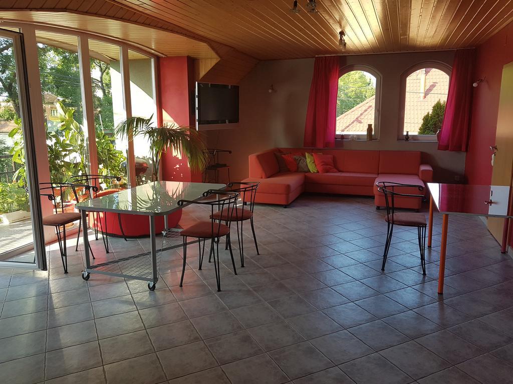 Szigeti Apartmanhaz Pécs Extérieur photo